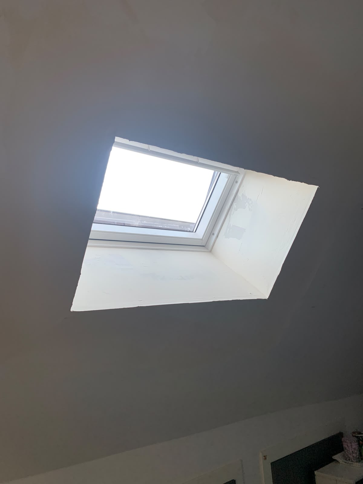 Cubierta rehabilitada con lucernario instalado - resultado impermeabilización